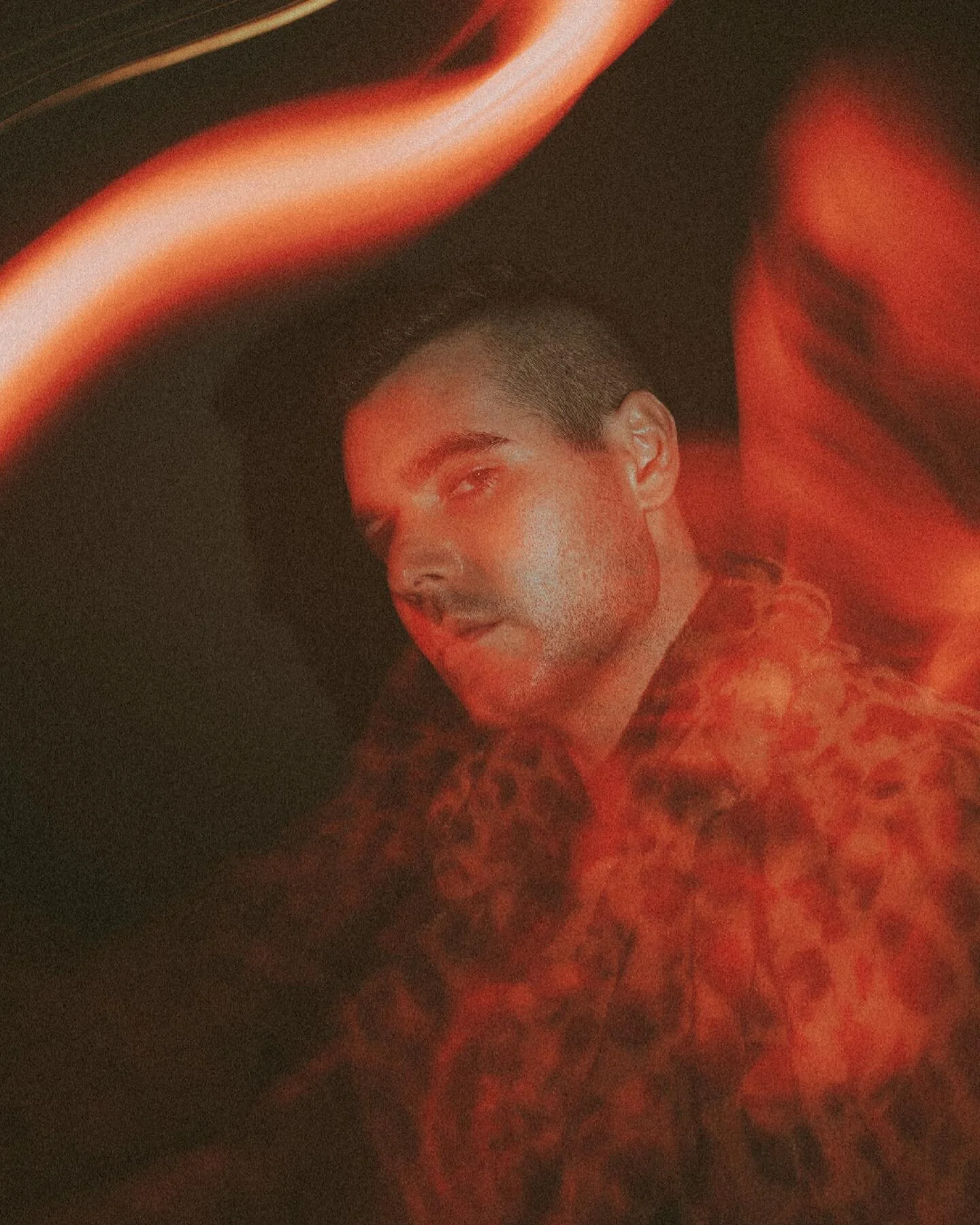 𝔫𝔦𝔤𝔥𝔱 𝔠𝔯𝔞𝔴𝔩𝔦𝔫𝔤