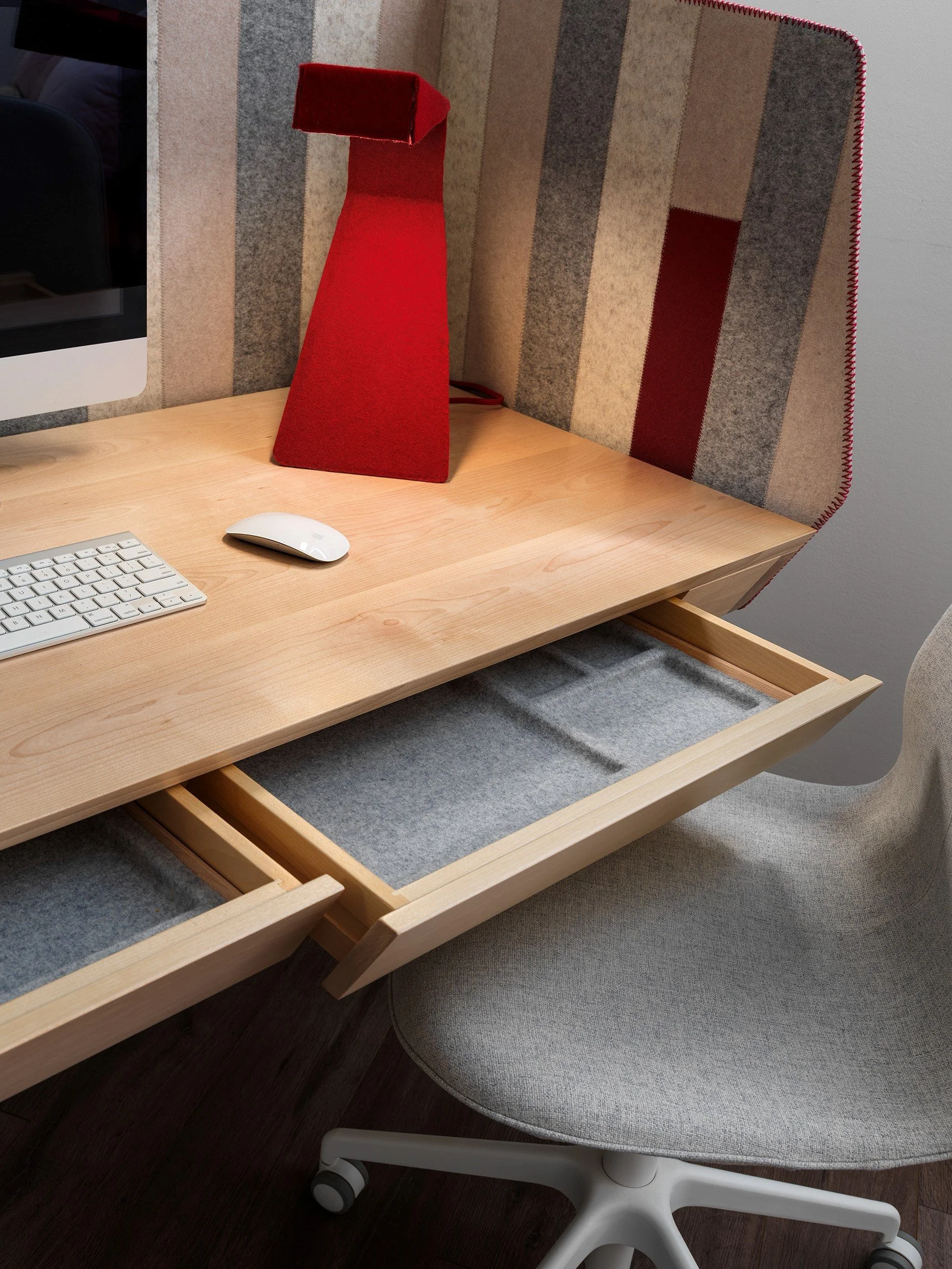 desk.jpg