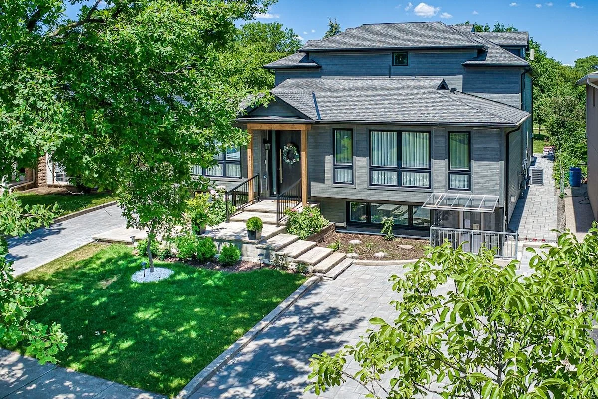 2467 Yarmouth Crescent-1.jpeg