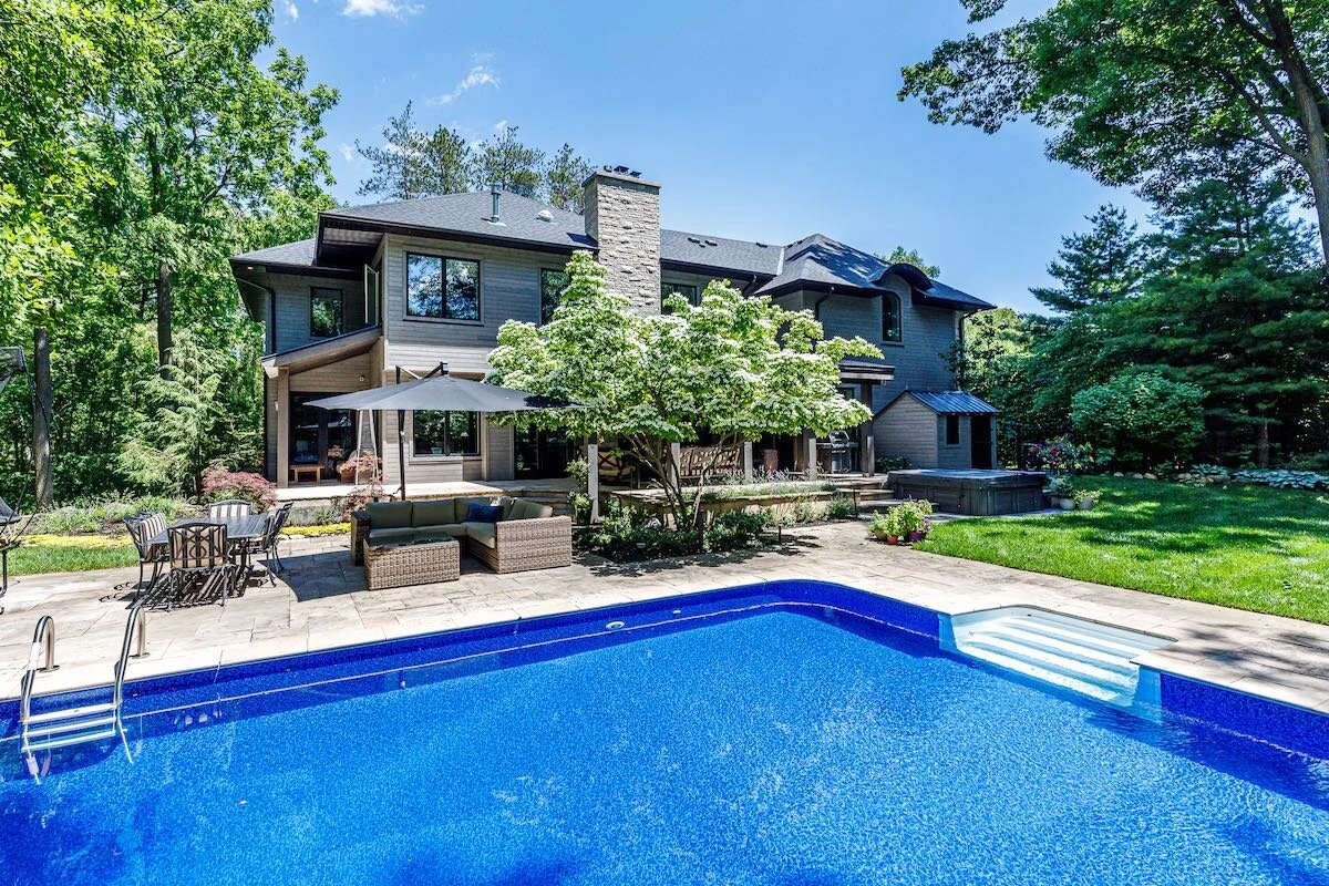 290 Donessle Drive-16.jpeg