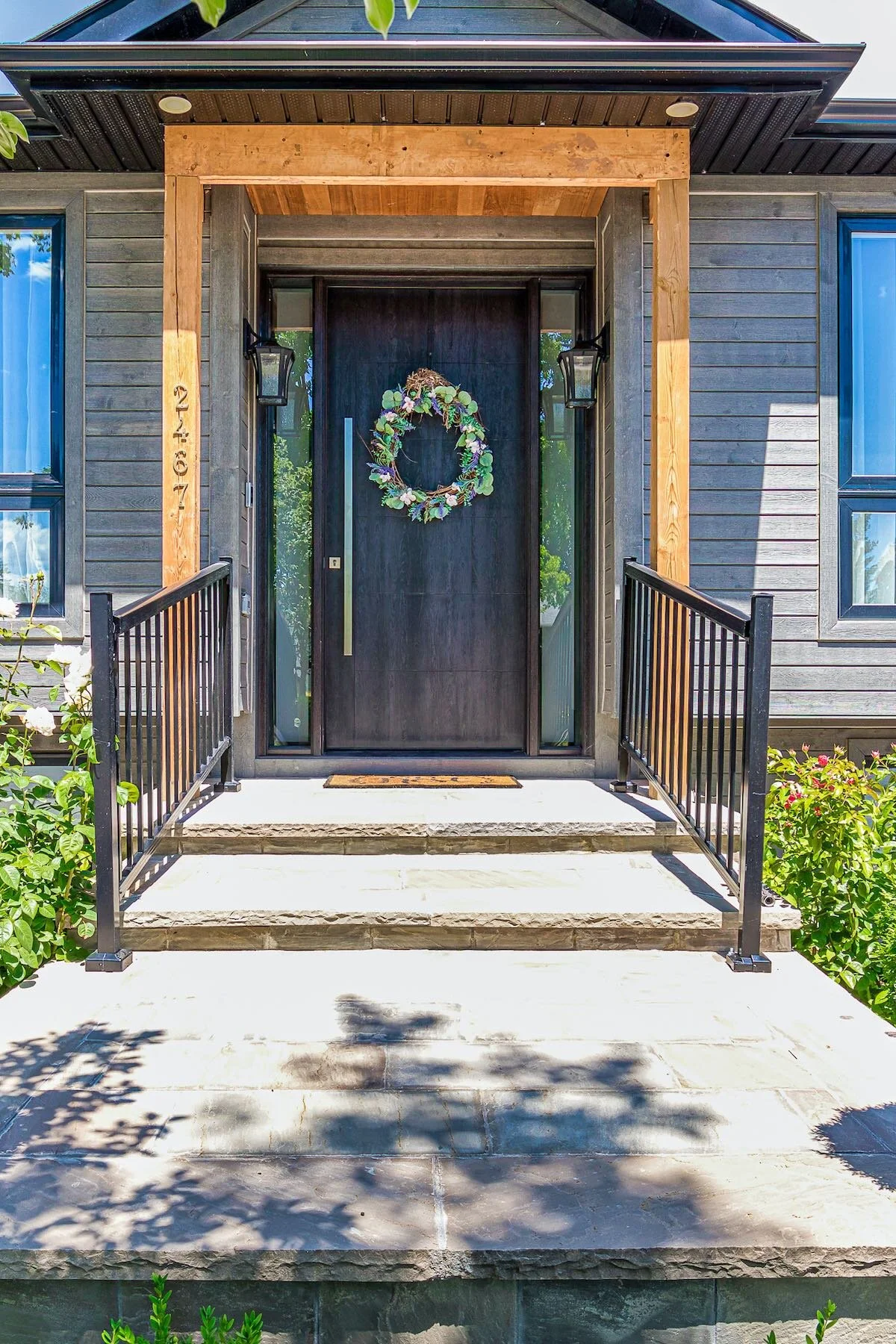 2467 Yarmouth Crescent-14.jpeg