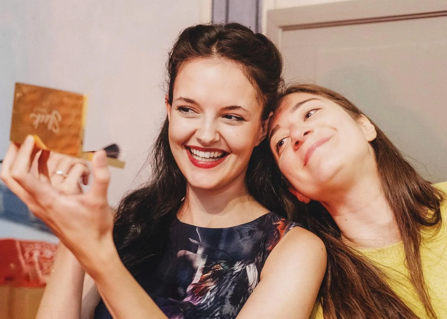 💄Backstage makeup retouch with my dear @verikotchumburidze at @krzyzowa_music❣️

📸 @geertmaciejewski