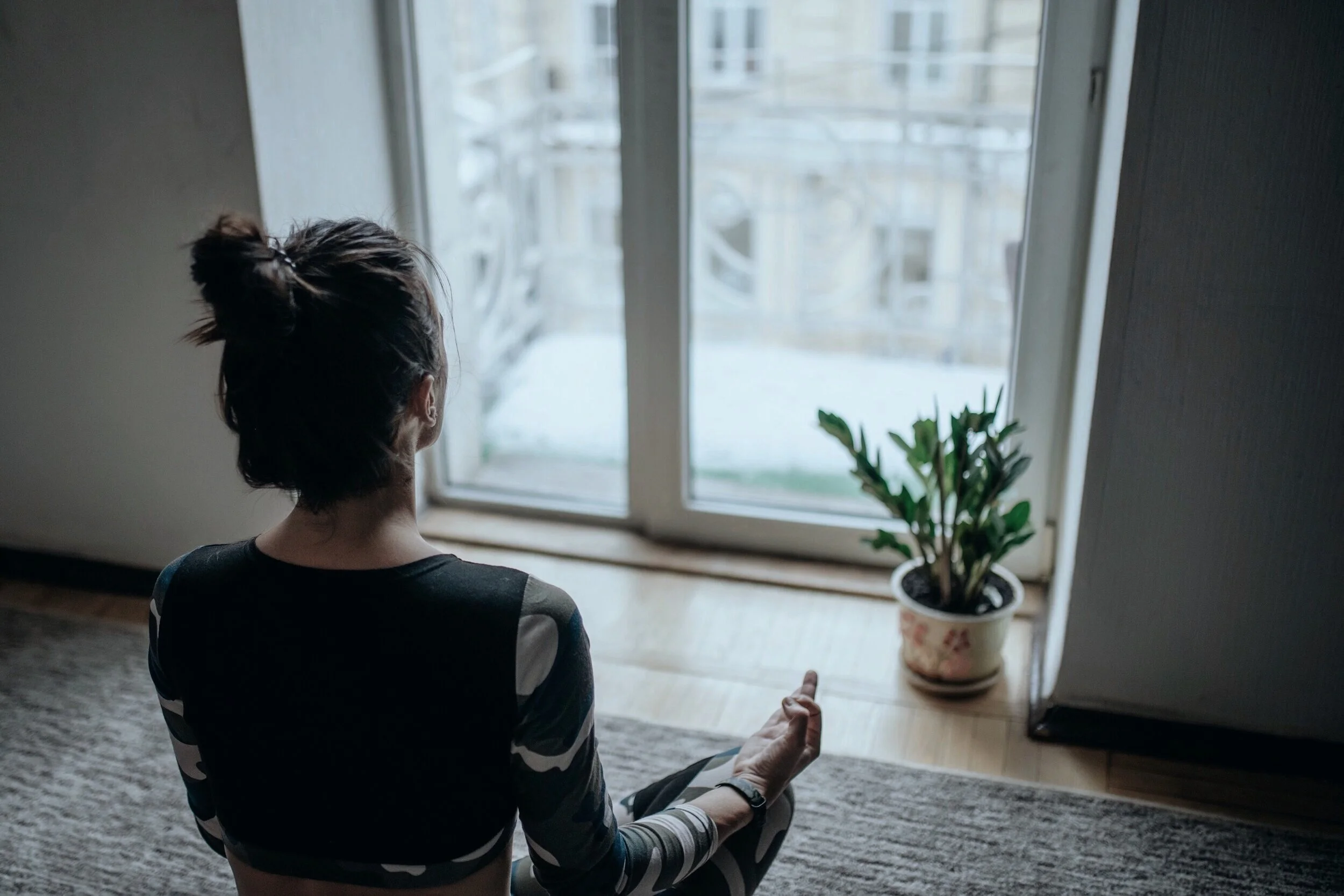 yoga-meditation-doing-yoga-yoga-position-yogi-morning-yoga-yoga-and-meditation-millennial-woman_t20_dxwO7l.jpg