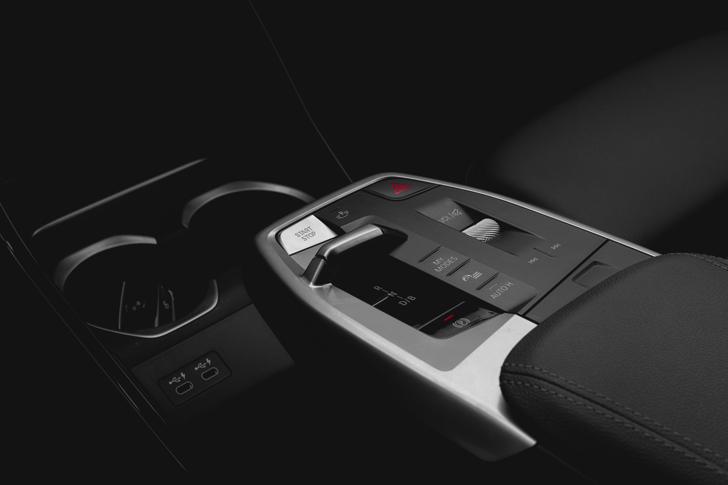 BMW SPEC INTERIOR-1.jpg