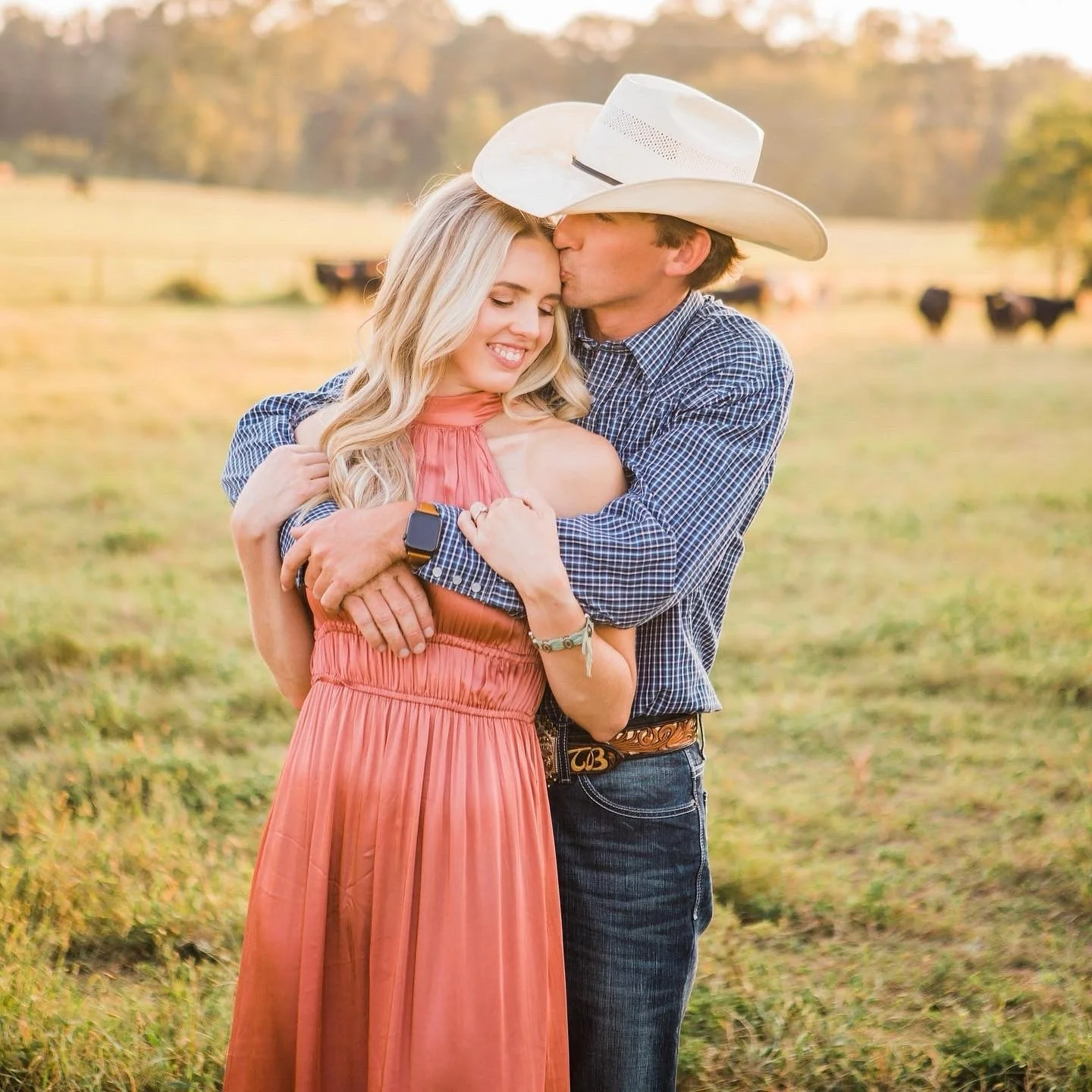 &ldquo;You&rsquo;re the one I want to ride the river with.&rdquo; &ndash; George Strait

No stiff posing. No pressure. Just you two, caught in your own world while I quietly capture it all.

If that&rsquo;s what you want you just found your photograp