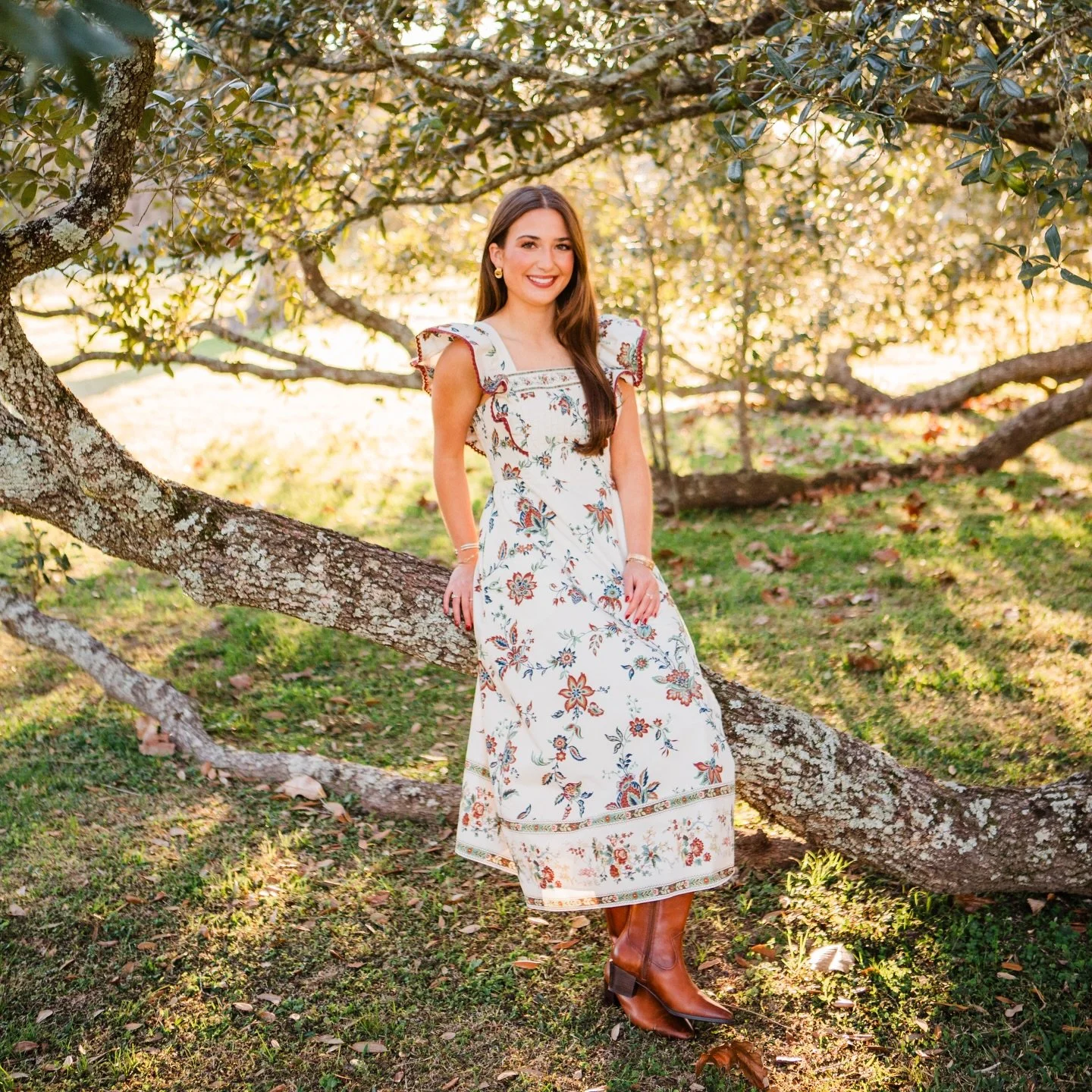 These were taken on New Year&rsquo;s Eve&hellip; wild, right?
That&rsquo;s what happens when the weather cooperates sunny, warm vibes and zero winter energy.

Spring senior sessions are still open! Grab your date through the link before they&rsquo;re