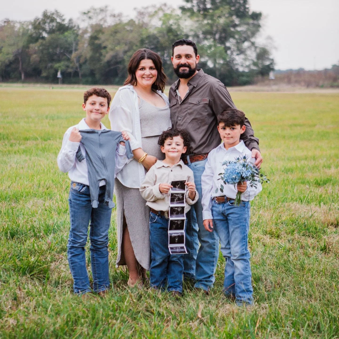 Guess who didn&rsquo;t post much this past fall? If you guessed me&hellip; you&rsquo;d be correct. 🤷&zwj;♀️ I think I might&rsquo;ve only shared one photo from their session.

Between crazy schedules and Louisiana weather, it took some juggling, but