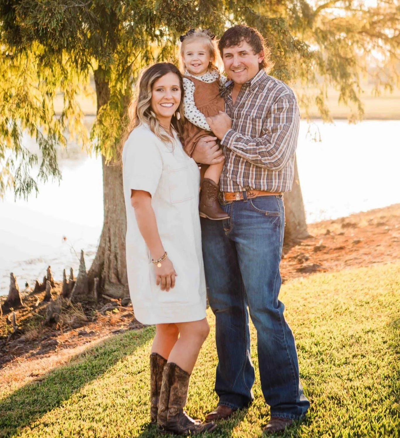 Don&rsquo;t wait for the &ldquo;perfect&rdquo; time. The little moments you&rsquo;re living right now are already the ones you&rsquo;ll want to remember forever.

#louisianaphotographer #louisianaweddingphotographer