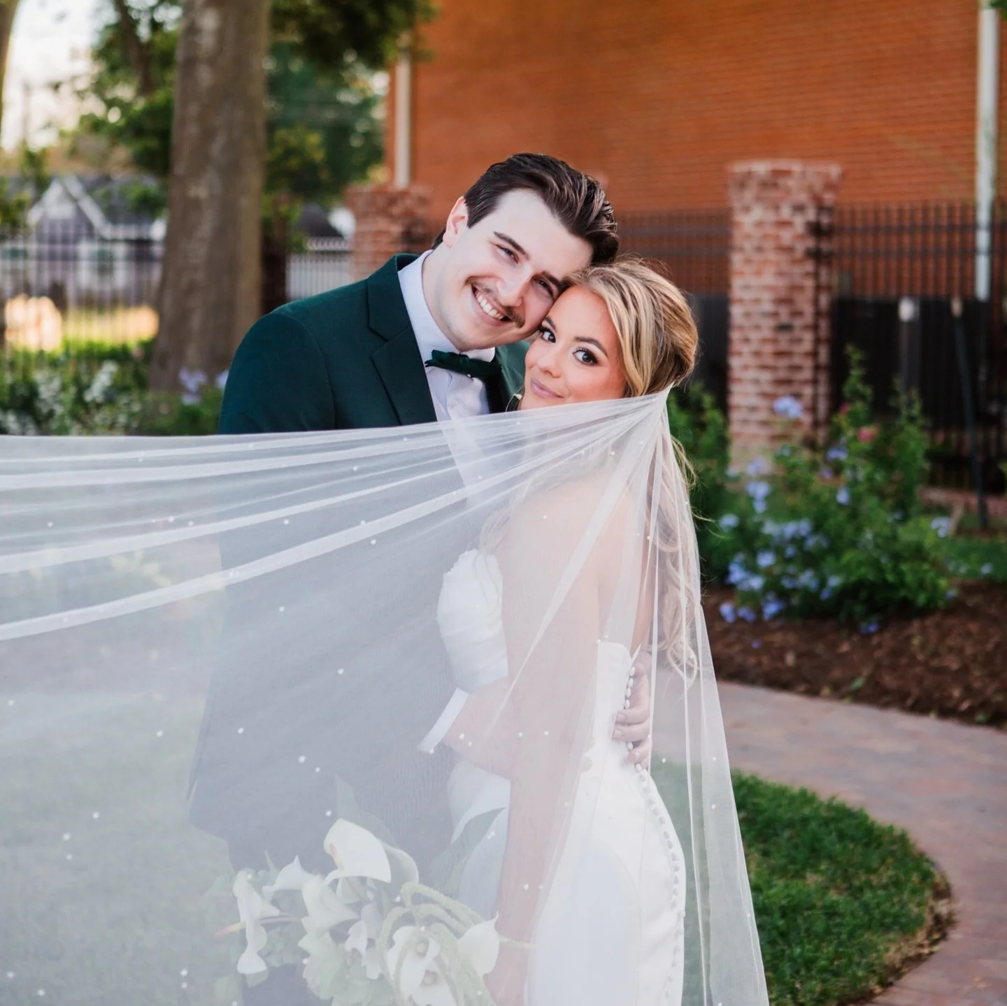 The Stewart&rsquo;s ✨ 

Yesterdays wedding @lelieu.welsh  was absolutely gorgeous &amp; I can&rsquo;t wait to share more with you. 

#louisisanaphotographer #louisianaweddingphotographer