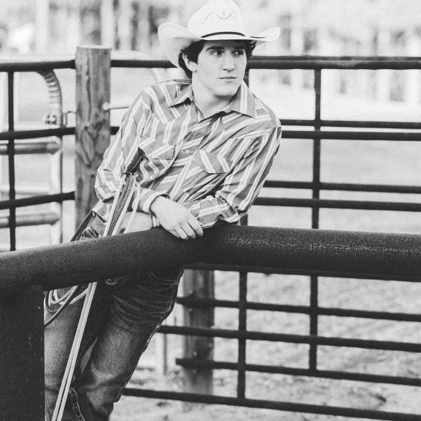 Who says the girls get to have all the fun? The guys deserve senior photos too.

Bring along your favorite things your truck, your dog, your boots, whatever fits your style and let&rsquo;s plan a session that actually feels like you. Senior photos do