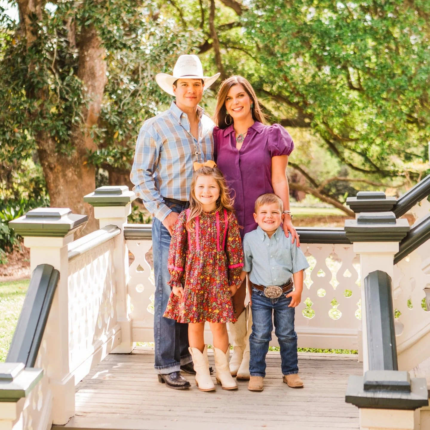 Monday afternoon I got to spend some time with the sweetest family 🤍

A while back, I hosted a raffle to help support a friend&rsquo;s family after he was injured during Cheyenne last July and this sweet crew was one of the winners.

But what made i