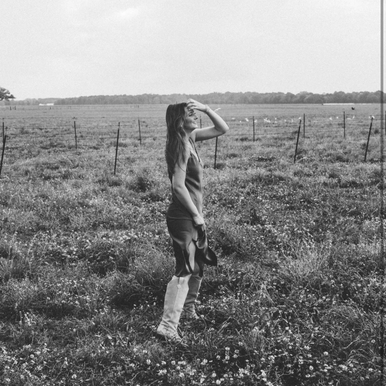 Okay but hear me out rainy sessions might be underrated 👀

We made the most of it, had some fun, then rescheduled for that dreamy golden hour glow ✨
Best of both worlds if you ask me.

Because sometimes you just need to run around in the rain and fe