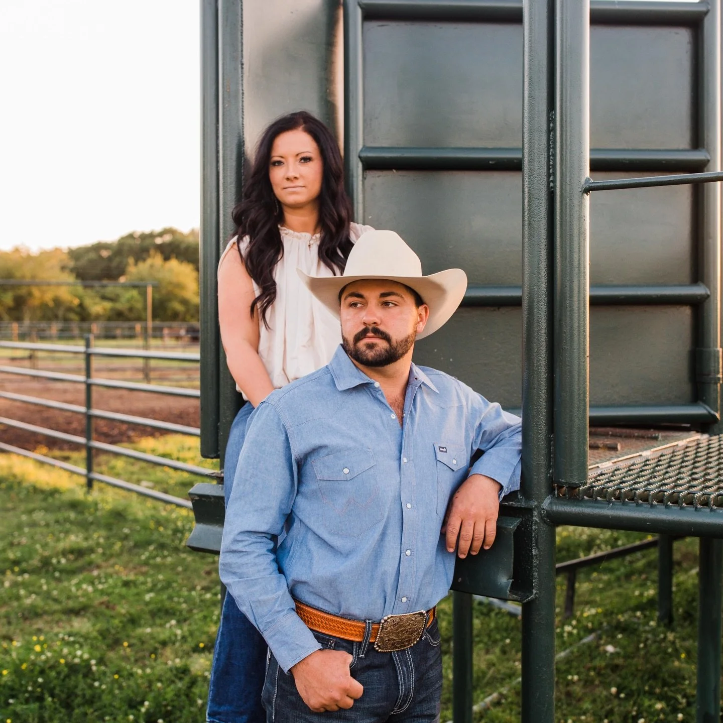 As senior season comes to a close, I&rsquo;m continuing to book couples, families &amp; weddings 🤍
With the weather being this beautiful, it&rsquo;s the perfect time to capture something timeless ✨

#louisianaweddingphotographer #louisianaphotograph
