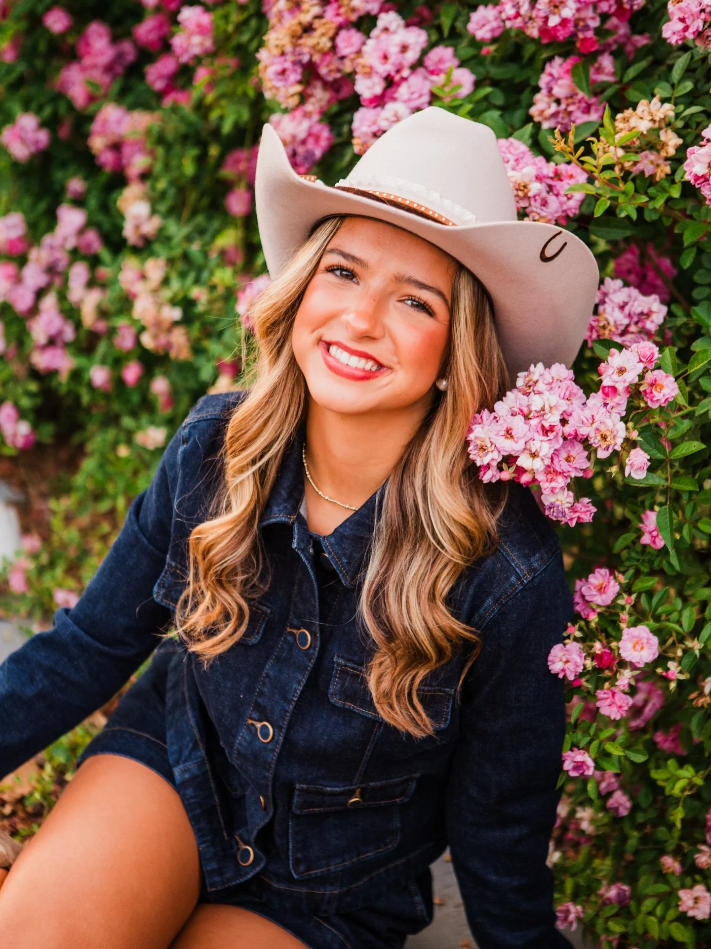 I had a little chat with myself&hellip; and realized it didn&rsquo;t feel right making my seniors choose just a handful of photos especially when I&rsquo;m known for overshooting and overdelivering.

So I&rsquo;ve officially revamped my packages ✨
Ev