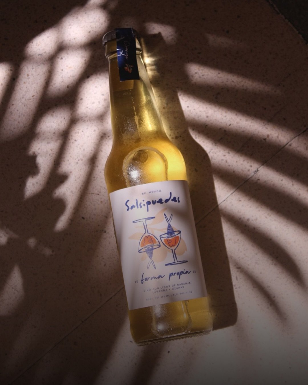 El drink m&aacute;s perfecto de verano🍊🥃🧊🔥 Disponible en las sucursales de La Contra Vinos 🍷 Ensenada - Guadalajara - CDMX - Oaxaca.
🧡 By @juliadacostar