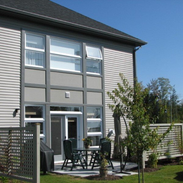 logement-terrasse-auvent-pvc-blanc.jpg