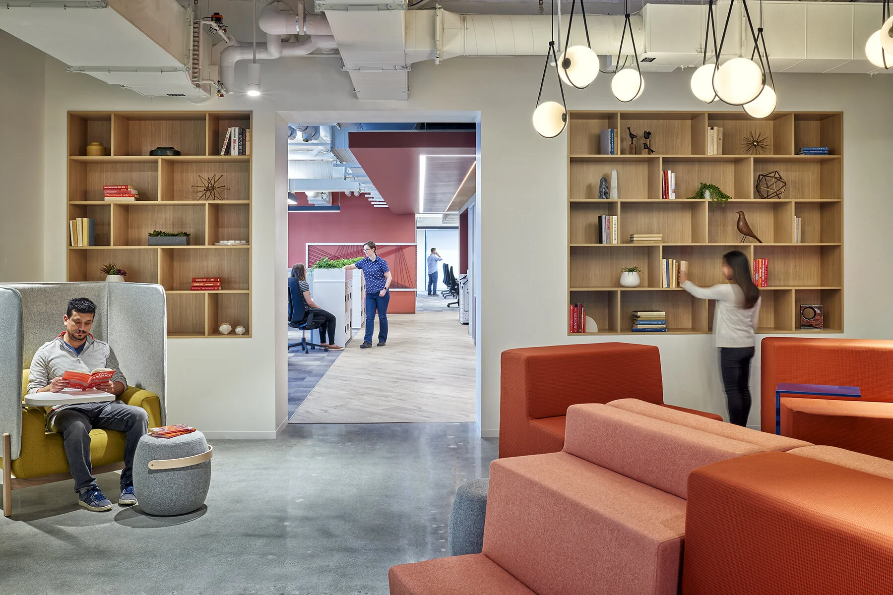 AP+I Design_Equinix_Hive Lounge2.jpg