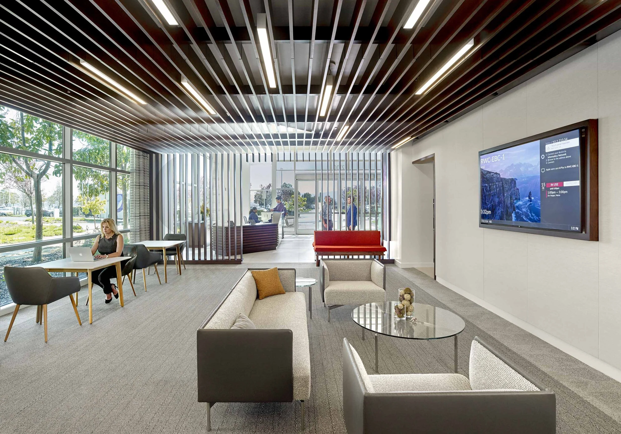 2. Informatica_003_Lobby.jpg