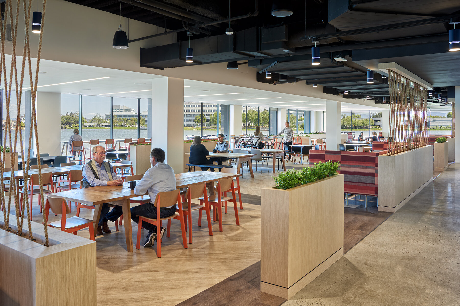 AP+I Design_Equinix_Dining2.jpg