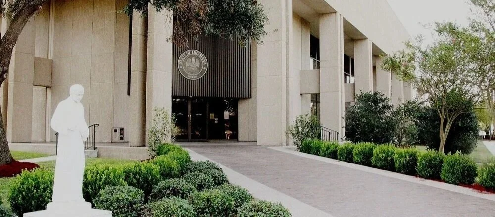 St. Charles Parish Courthouse, Hahnville, LA.jpg