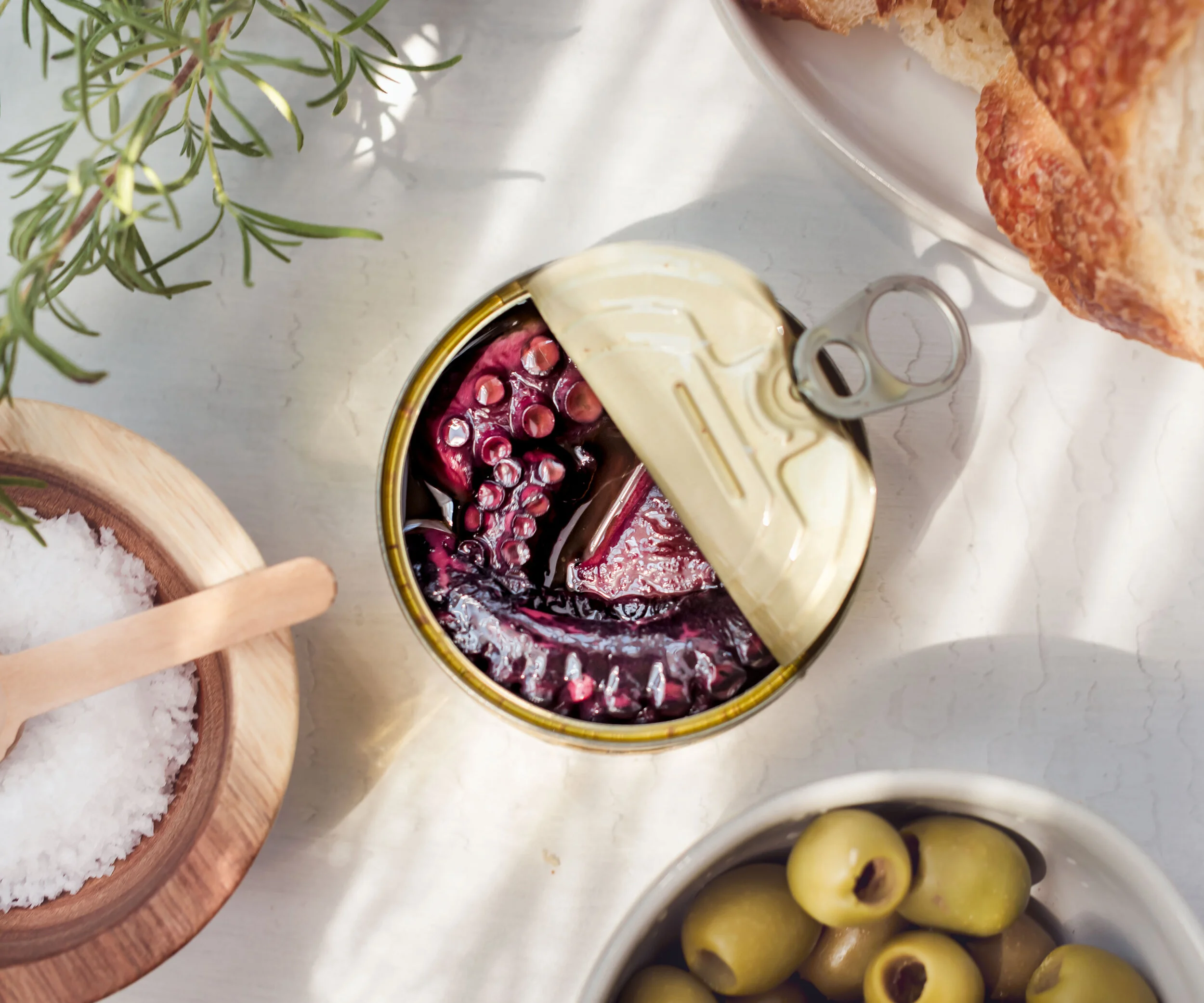 ICO_Ecomm_Product_Tins_Gueyumar_Octopus_Open.jpg