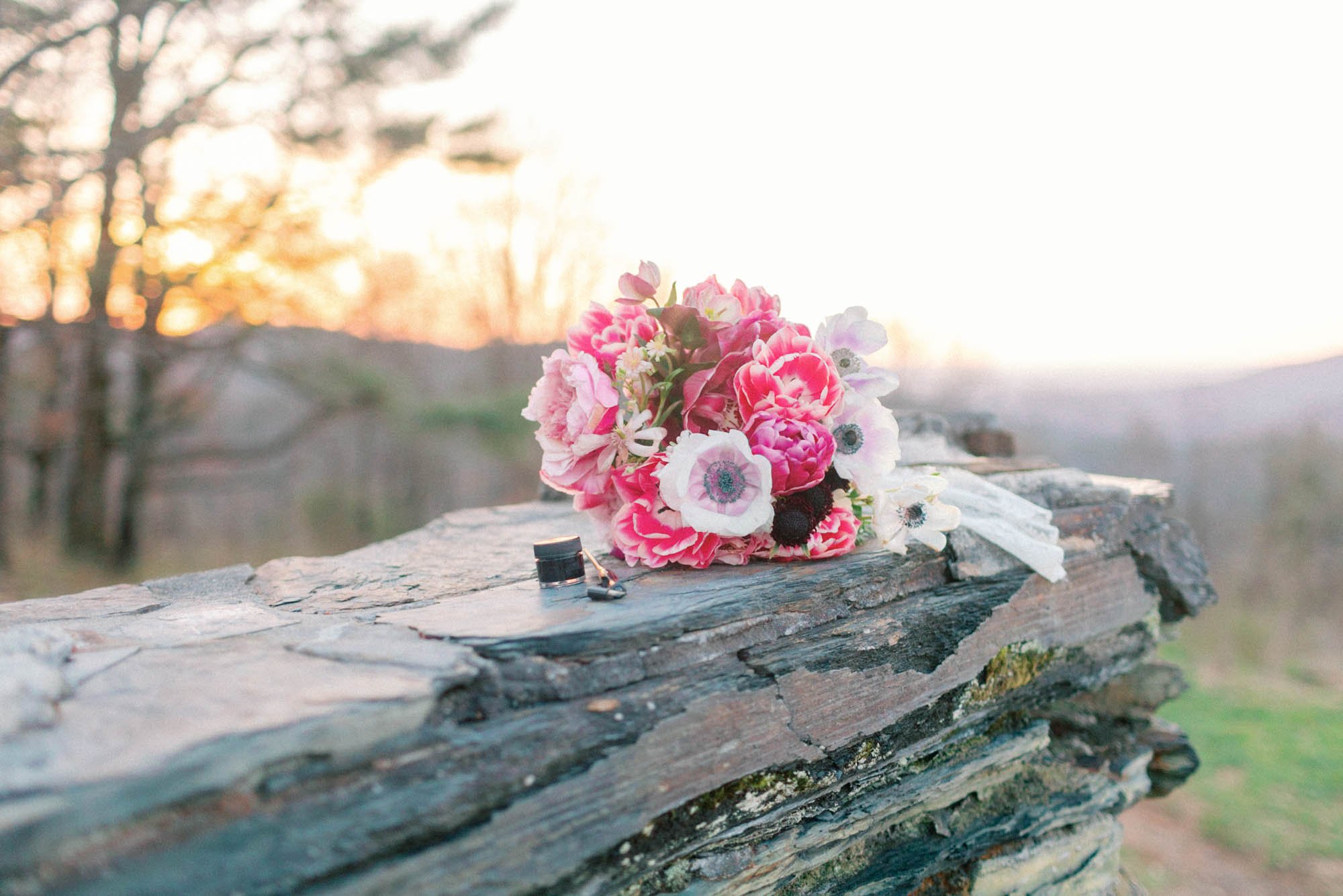 jessica-kovach-photography-inspiration-for-eloping-how-to-make-your-elopement-speical-and-unique-25.jpg