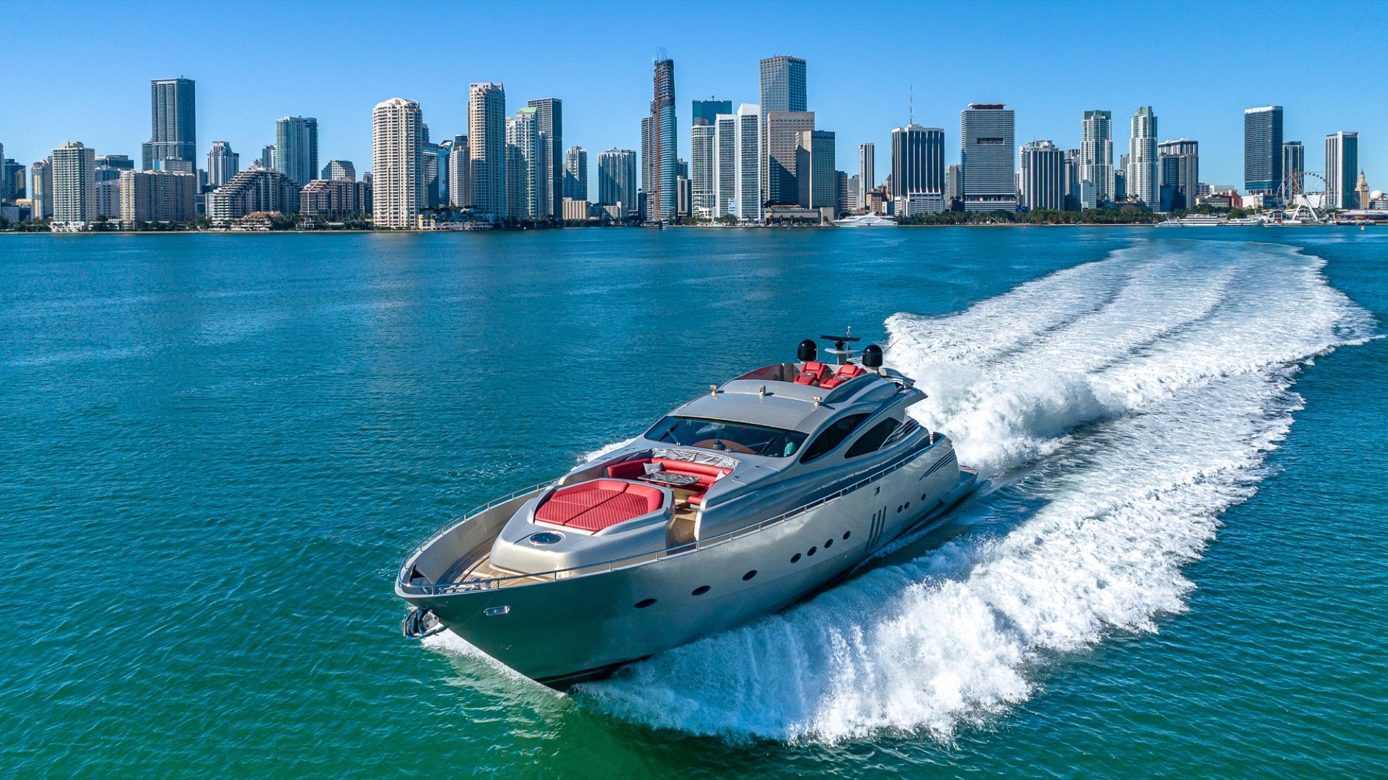 Miami_Yachting_Company_90_Pershing10.jpg