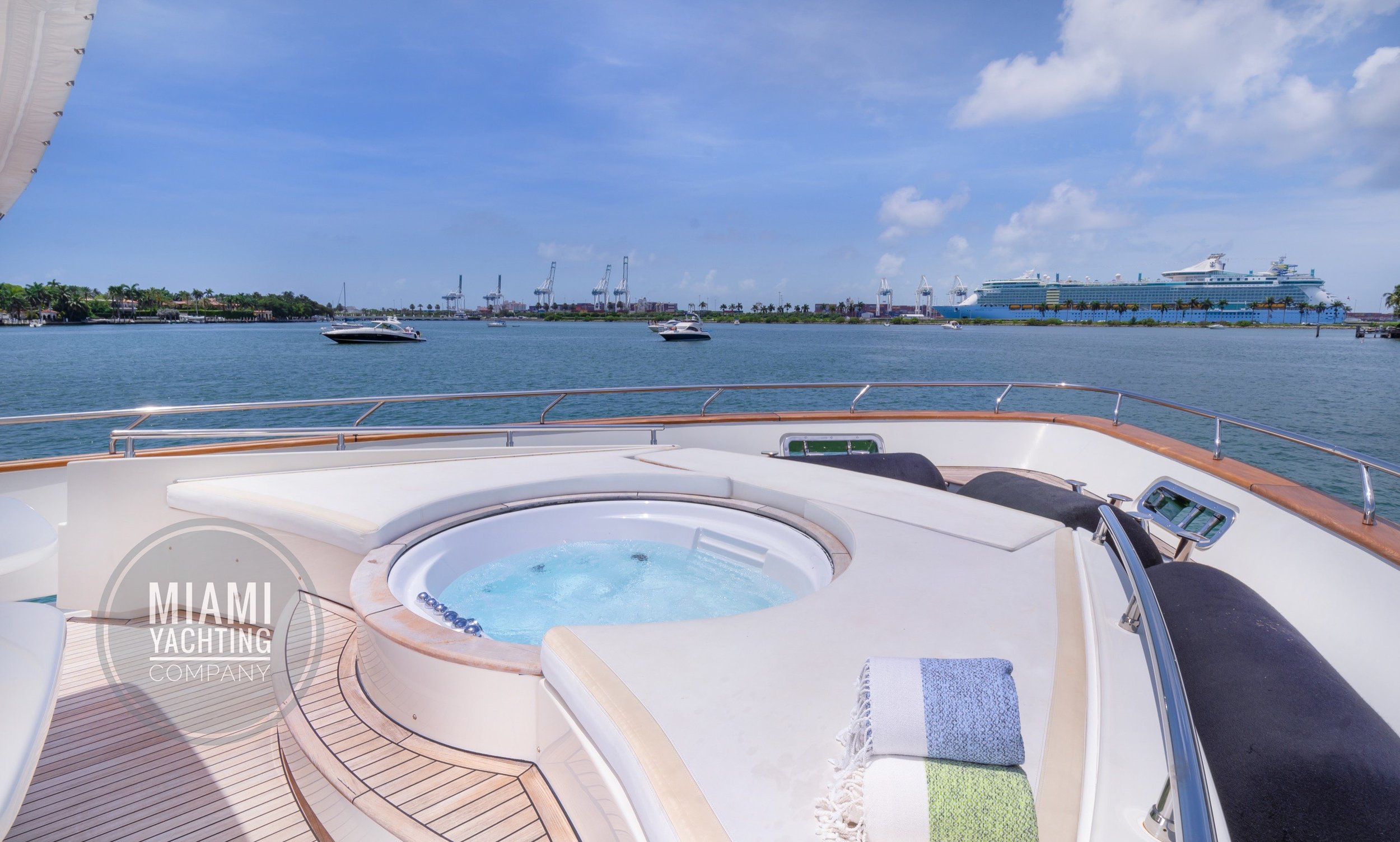 Miami_Yachting_Company_100_Dominator44.jpg