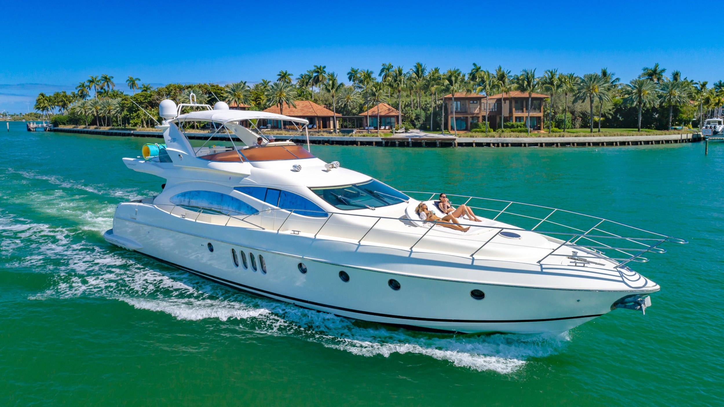 rent out a yacht in miami