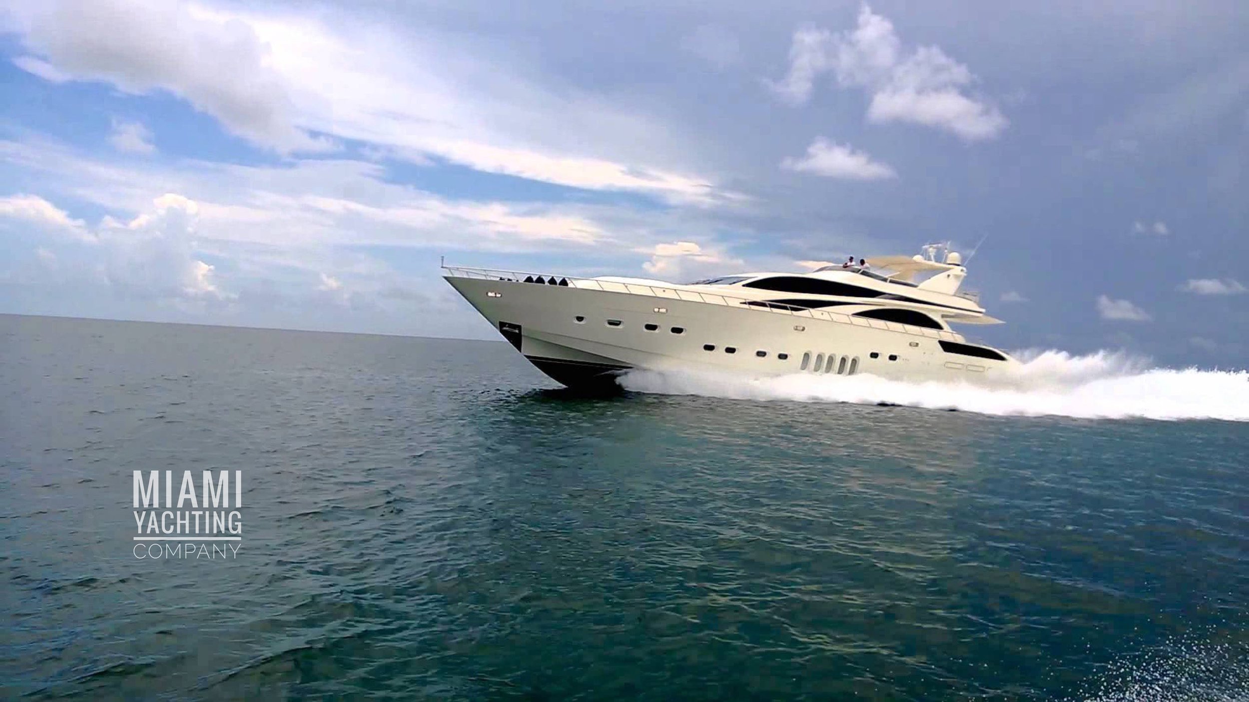 Miami_Yachting_Company_105_leopard38.jpg