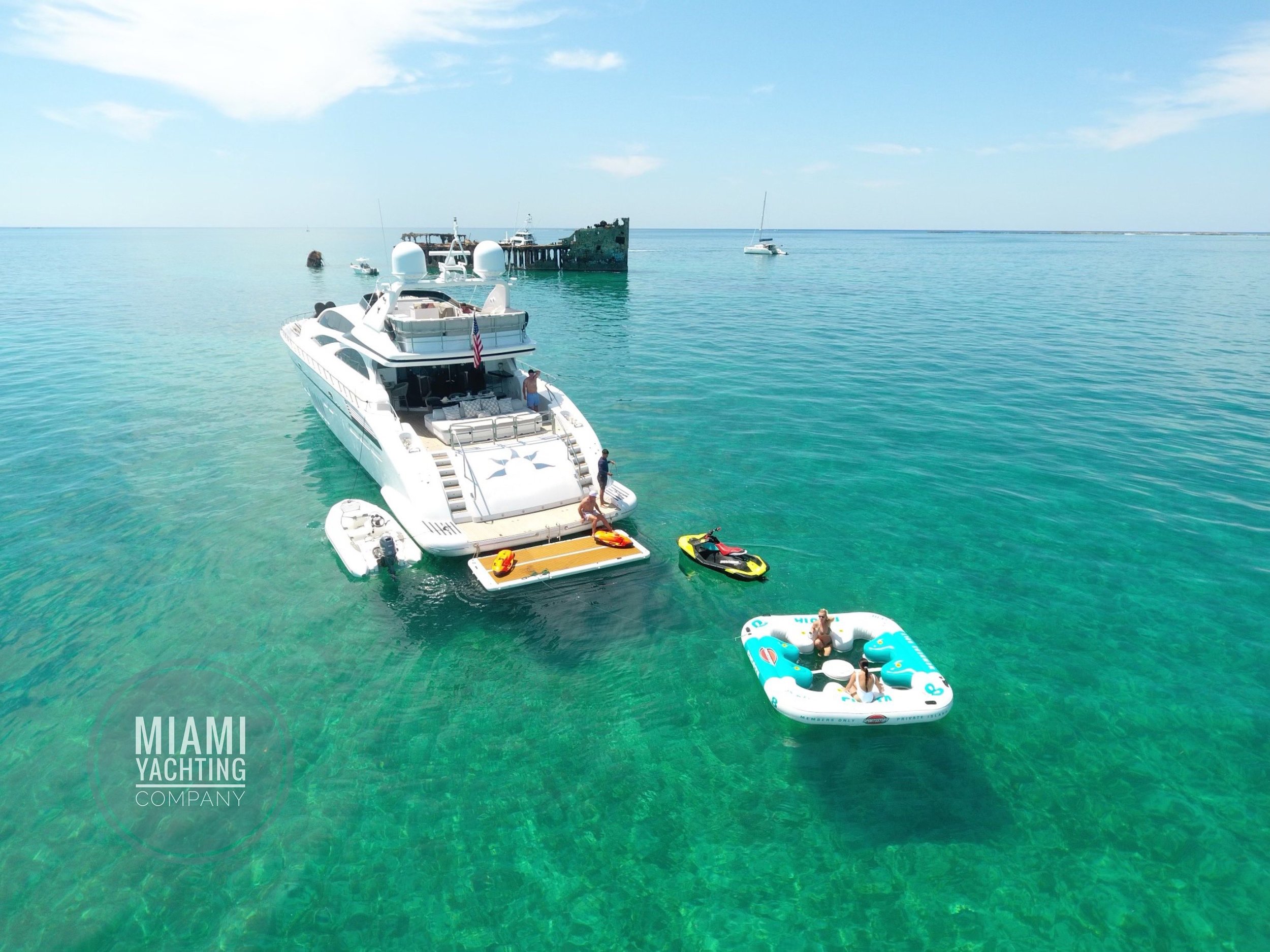 Miami_Yachting_Company_105_leopard1000.jpeg