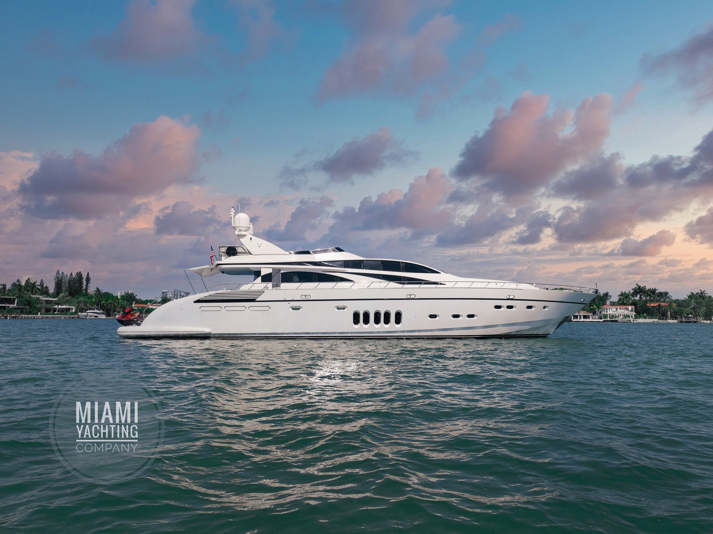 Miami_Yachting_Company_105_Leopard_Flybridge22.jpeg