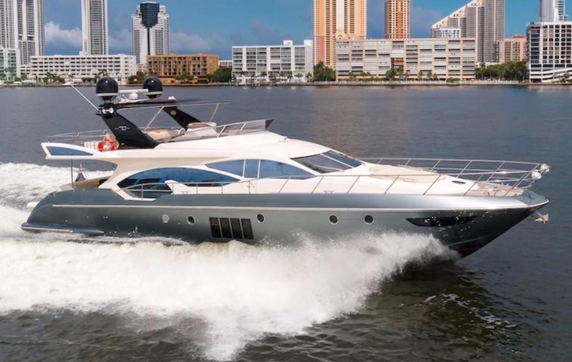 70 ft Azimut Fly | From $3600 | 13 guest max