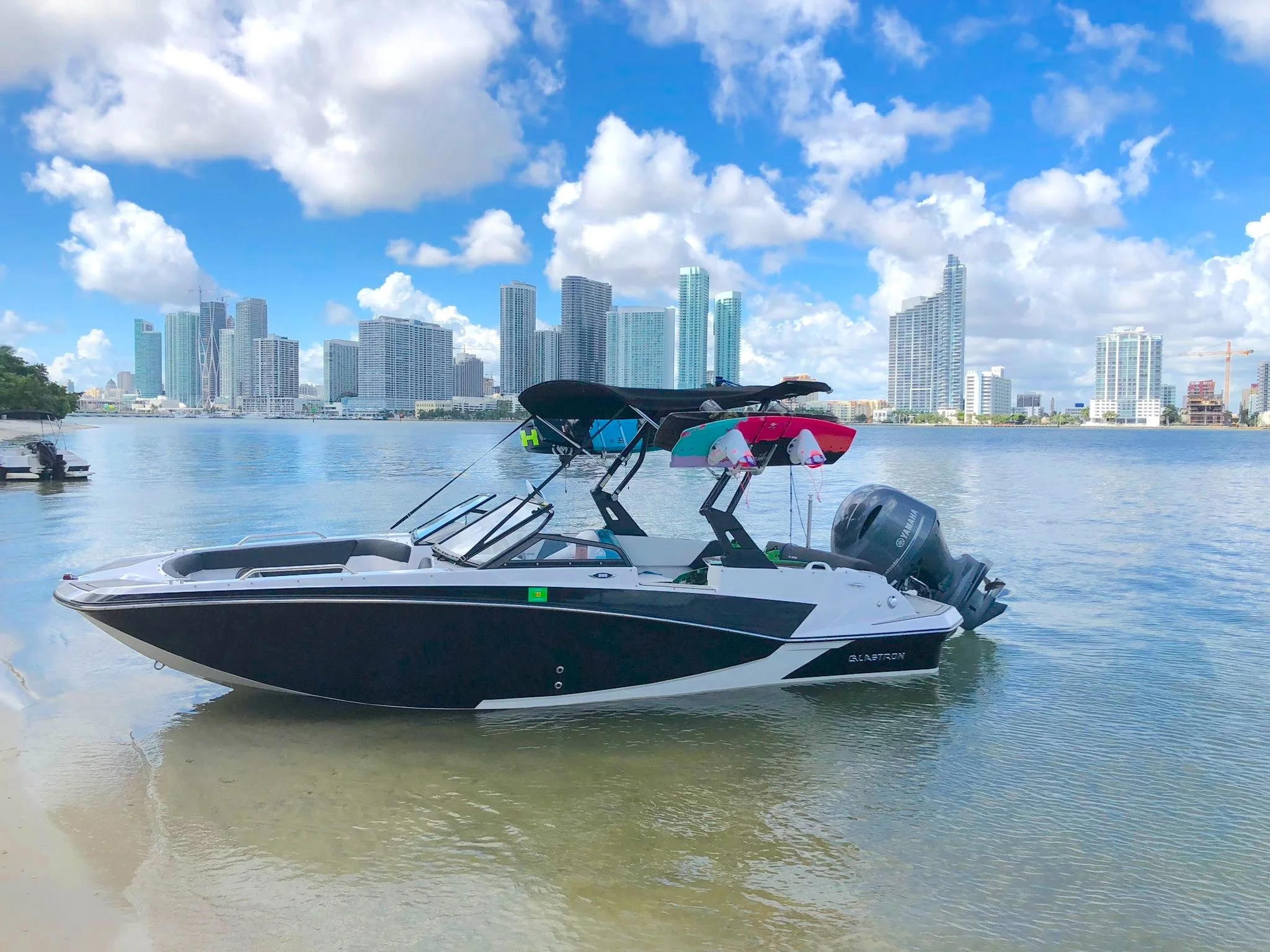 Miami_Yachting_Company_water_sports_boat1.JPG