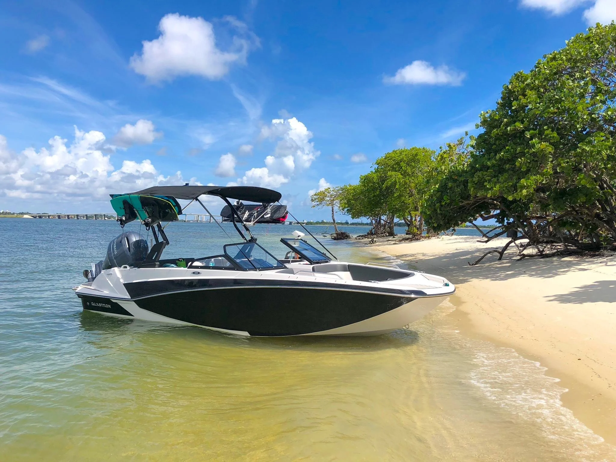 Miami_Yachting_Company_water_sports_boat2.JPG