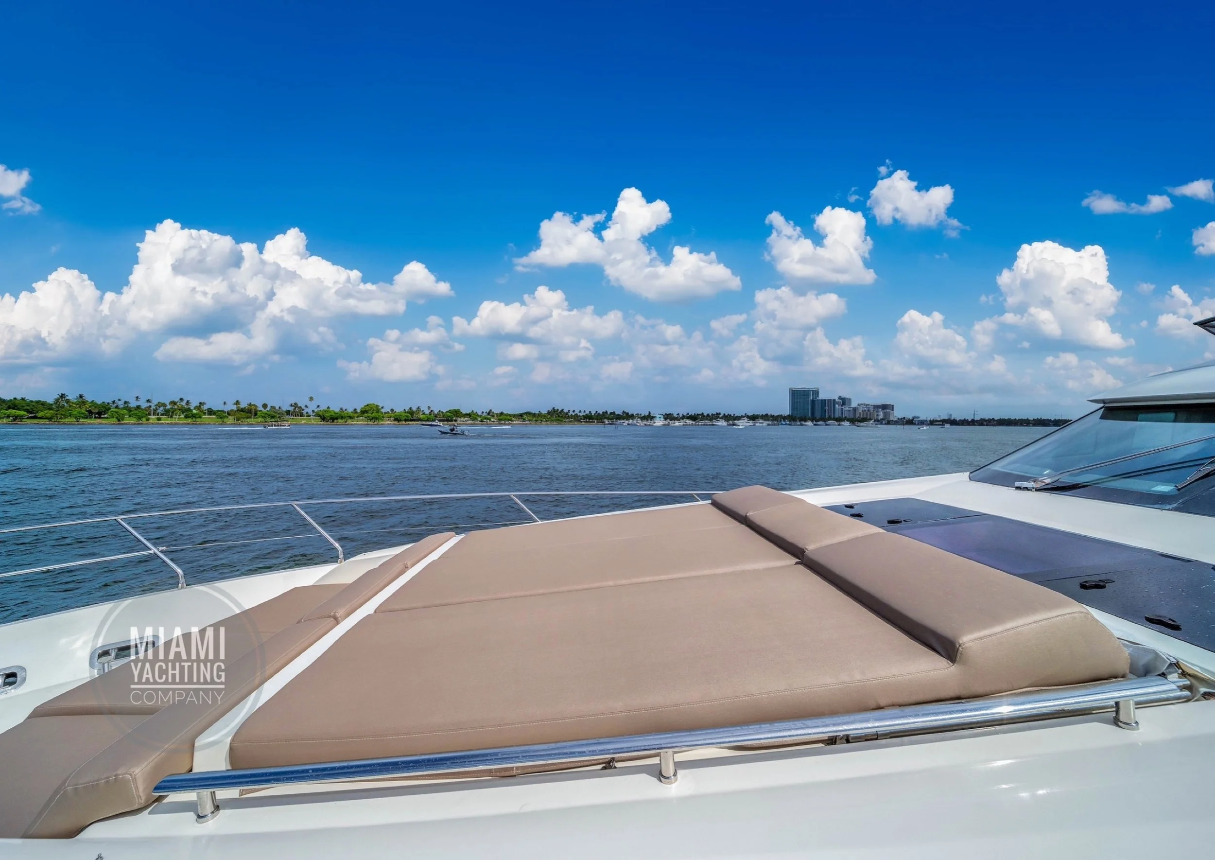 miami_yachting_company_75_prestige39.jpeg