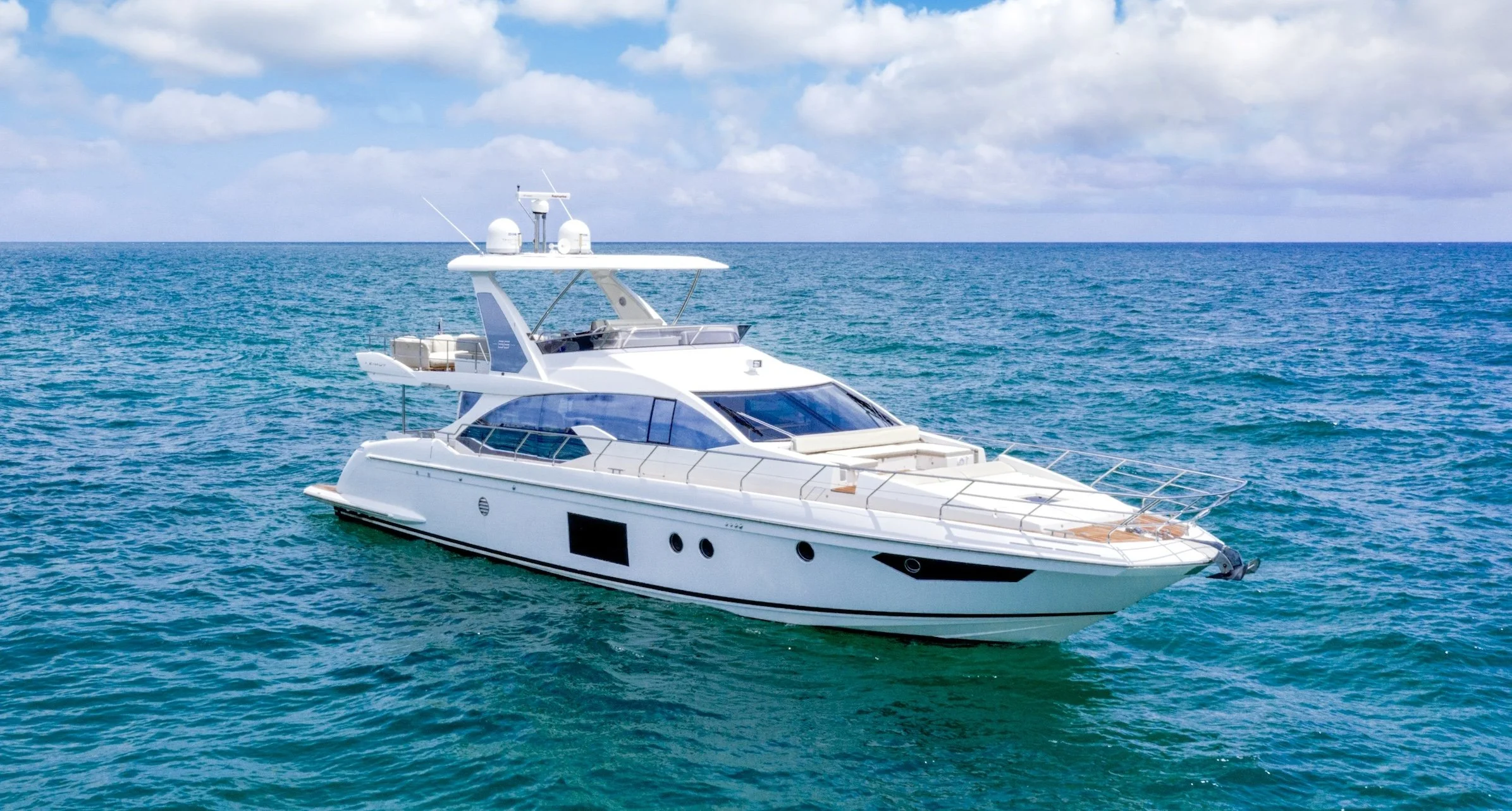 miami_yachting_company_68_azimut_fly.jpeg