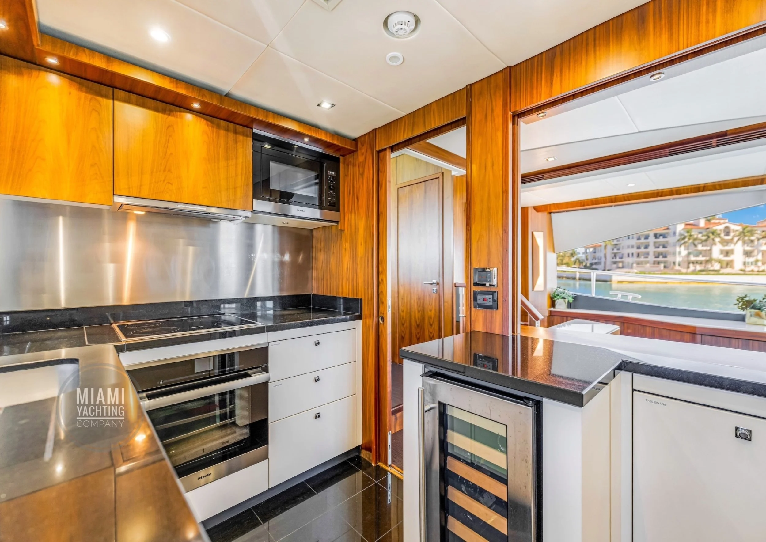 miami_yachting_company_92_Sunseeker15.jpeg