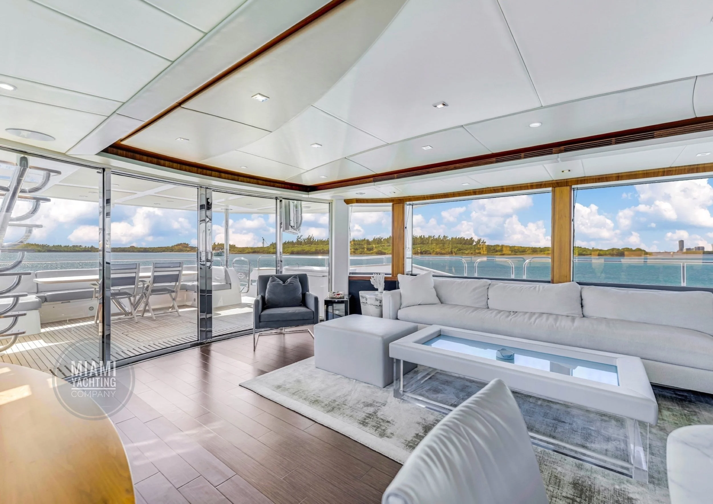miami_yachting_company_92_Sunseeker19.jpeg