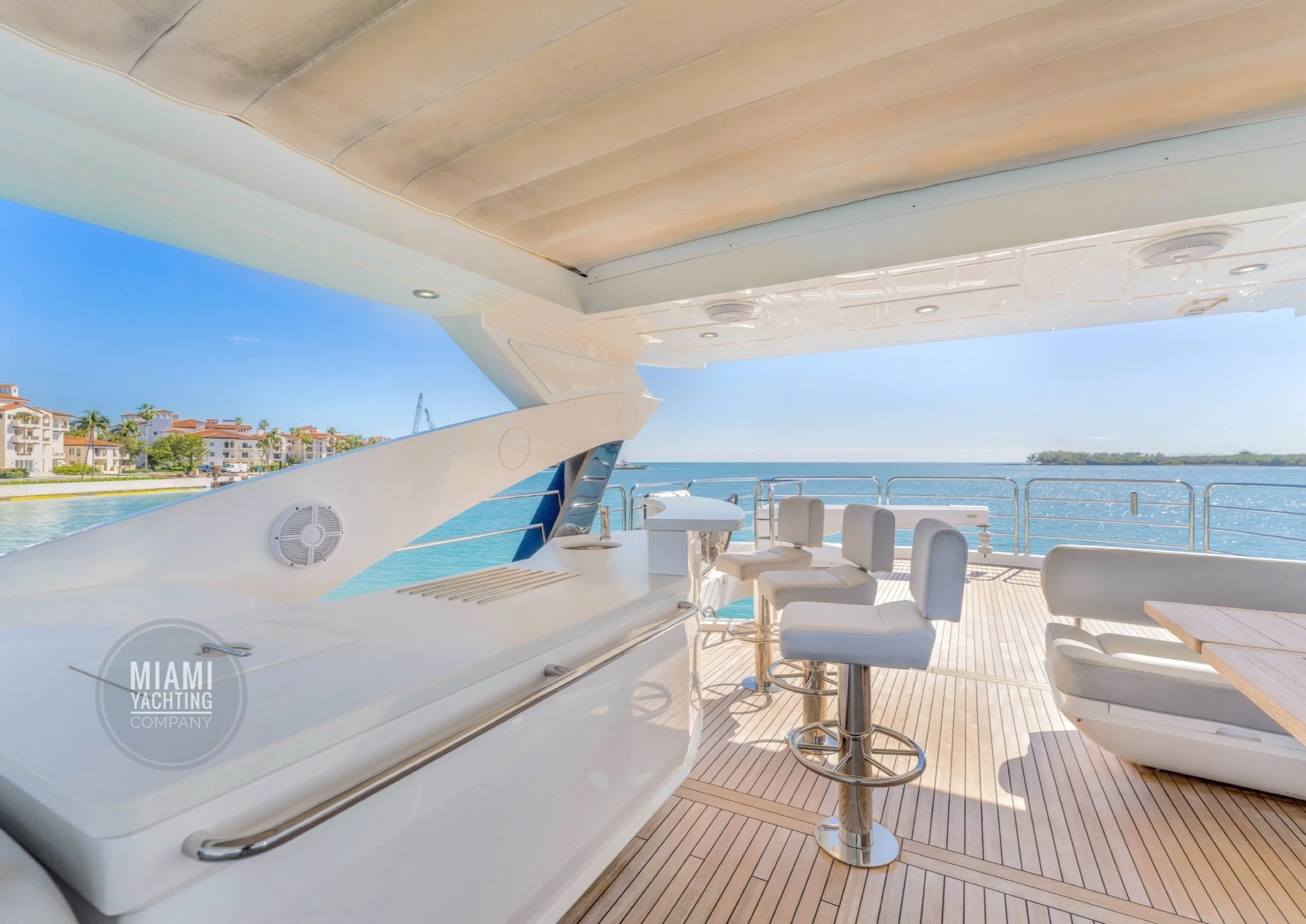 miami_yachting_company_92_Sunseeker43.jpeg