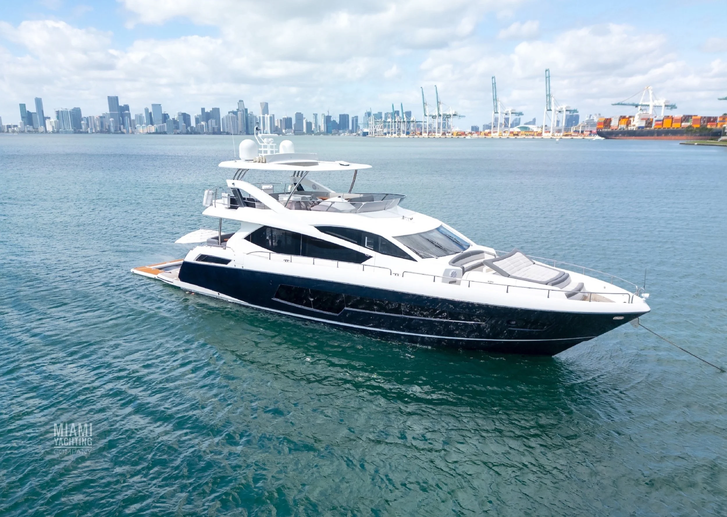 Miami_yachting_company_75_Sunseeker7.jpeg