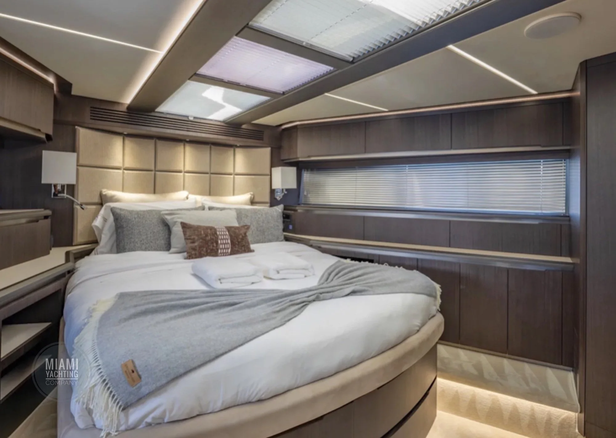 Miami_yachting_company_68_galeon_640_9.jpeg