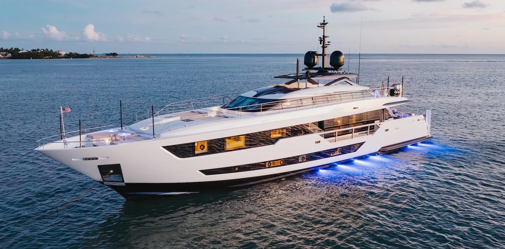 126 Ferretti | $23000 | 13 ⚘