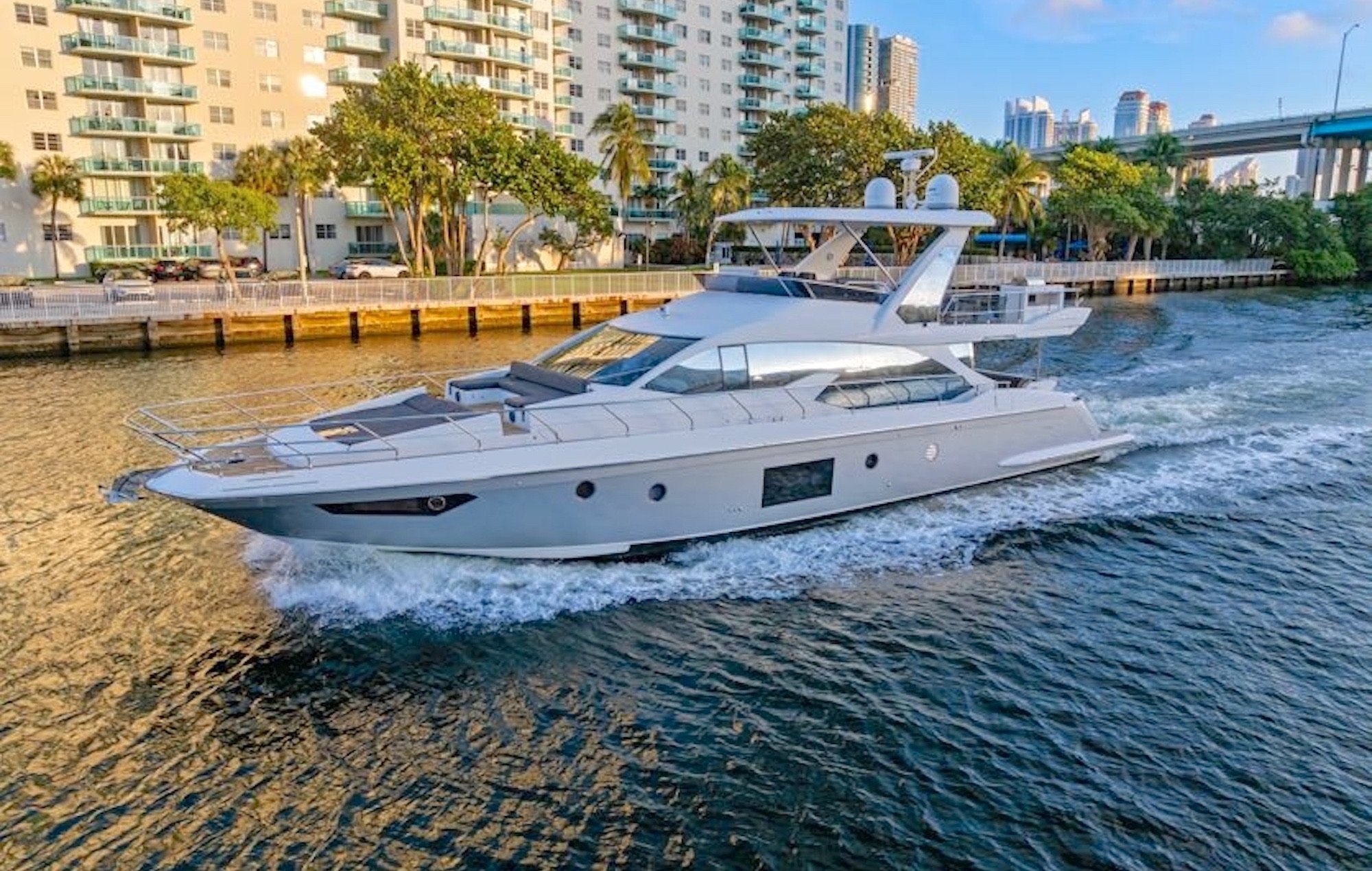 Miami_yachting_company_68_azimut_grey38 copy.jpeg