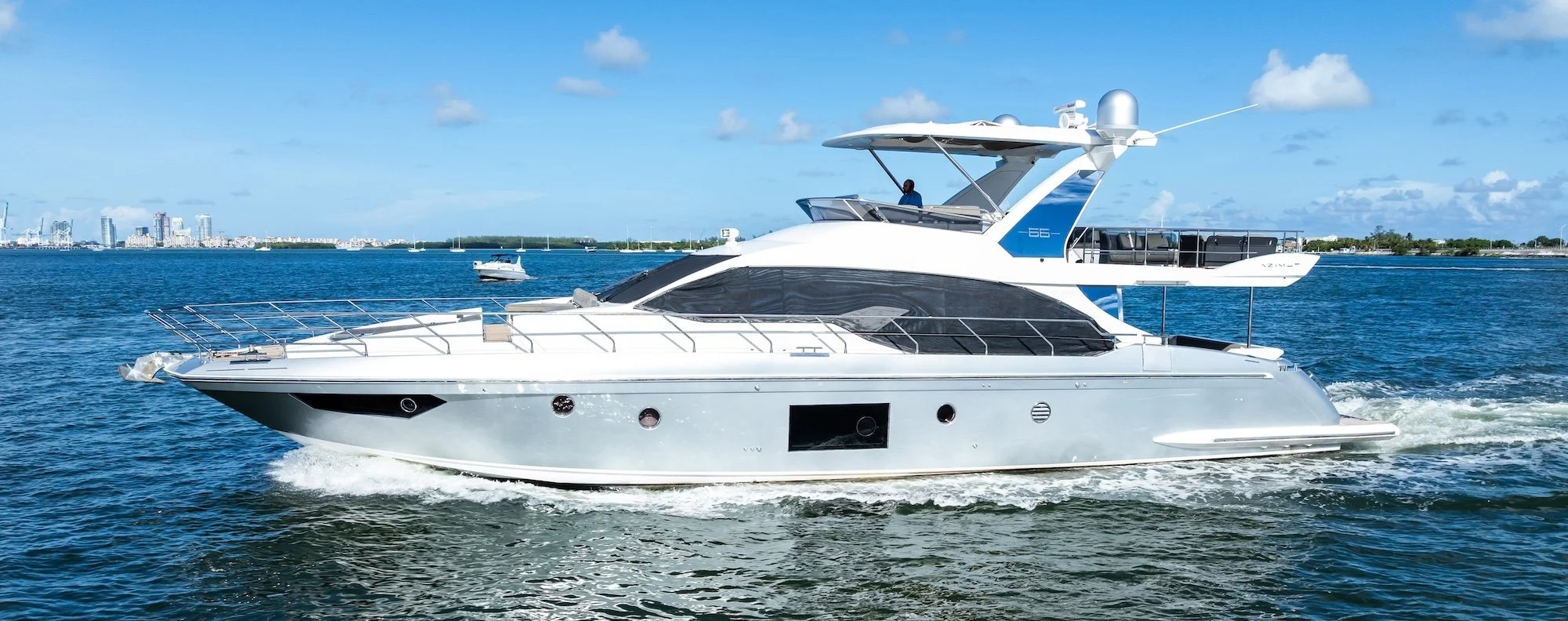 Miami_yachting_company_68_azimut59 copy.jpg