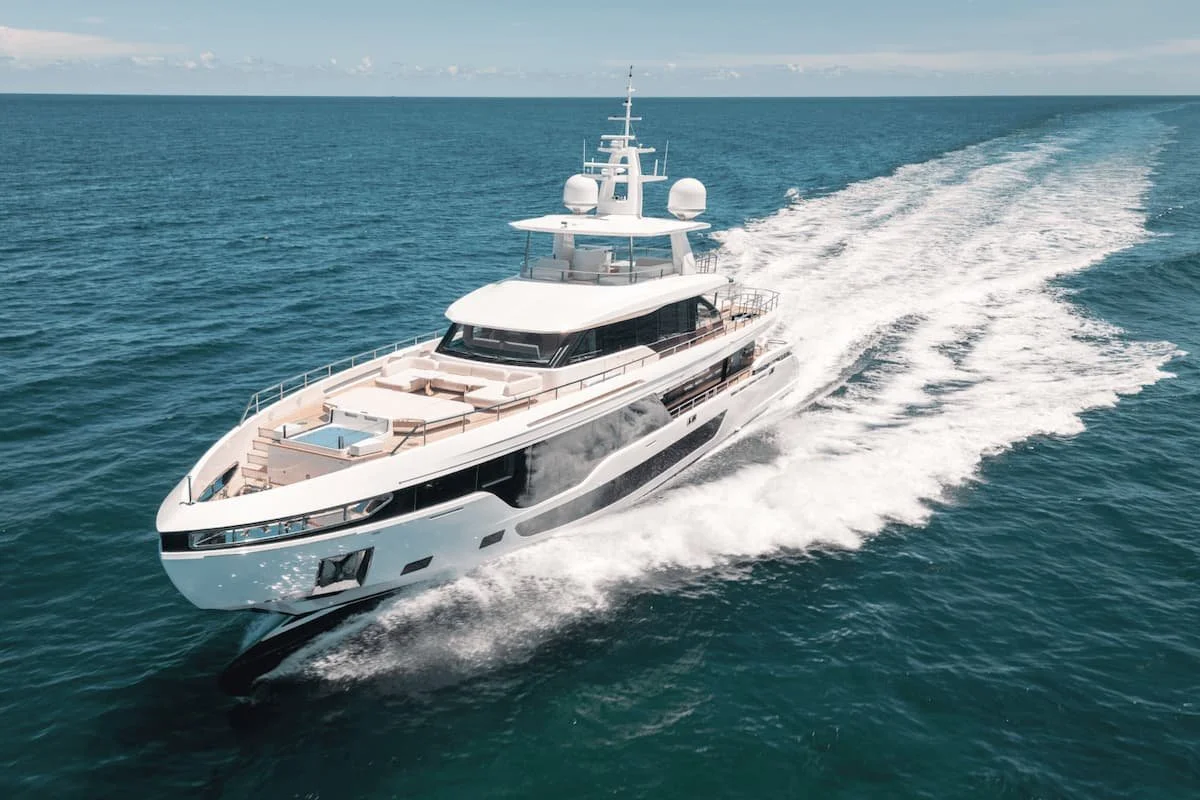 115 Azimut superyacht cruising in Miami