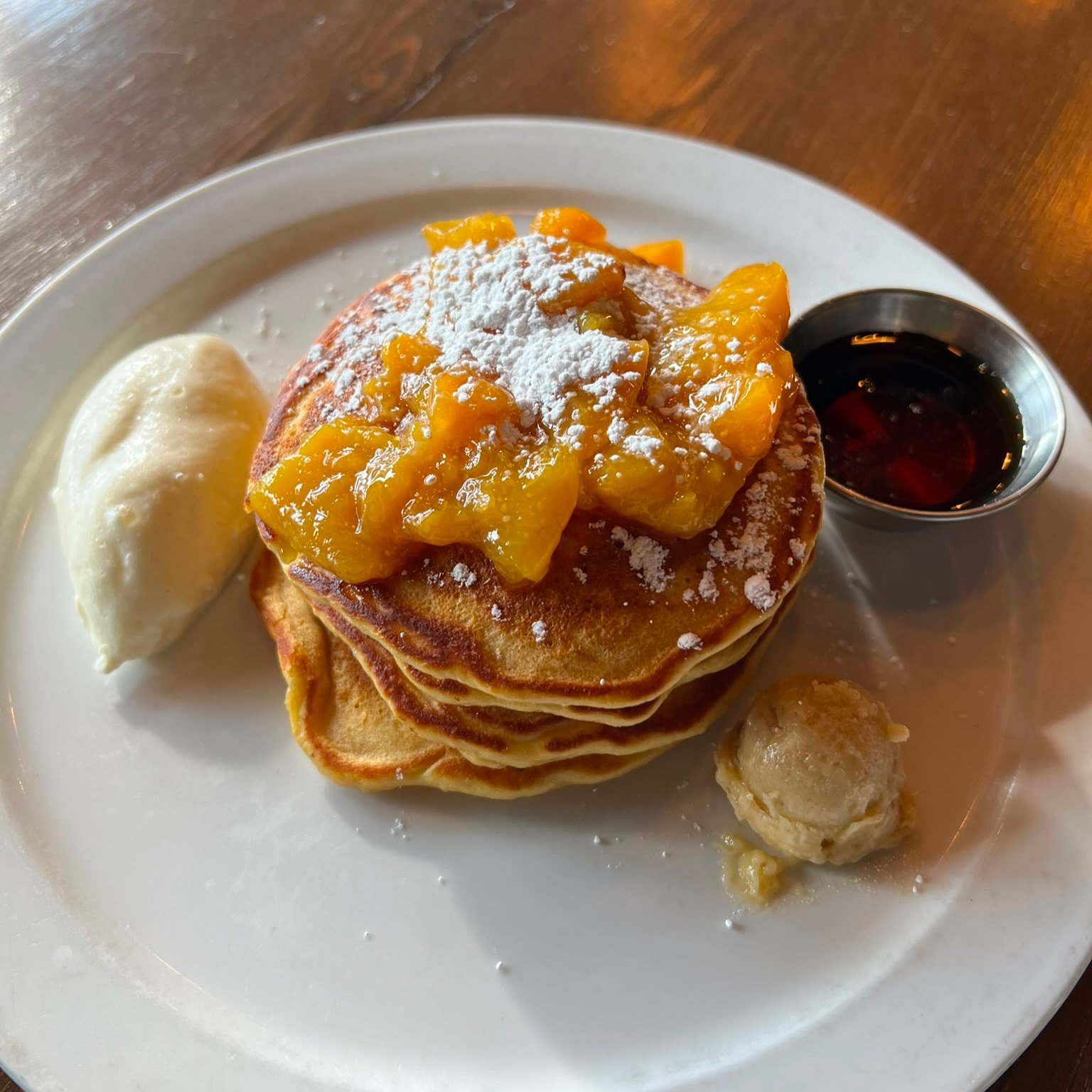 POV: The kitchen sends you a photo of the new feature&hellip;

Our reaction:
🤤🤤🤤

Meet Peachy Playground Hotcakes 🍑

Fluffy peach pancakes topped with a warm peach bourbon compote, vanilla honey whipped cream, a dusting of icing sugar and served 