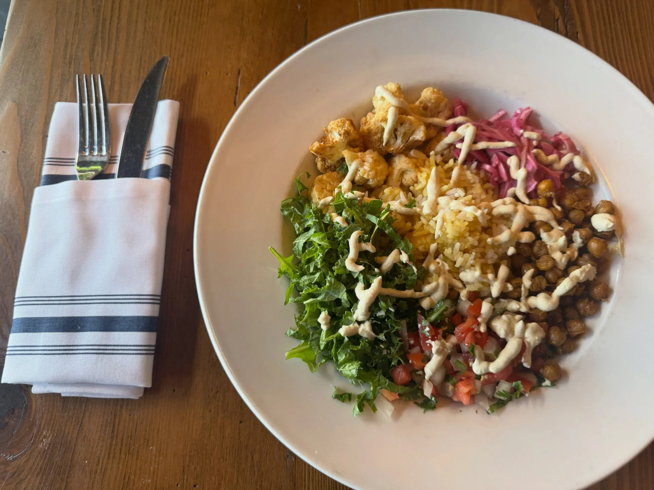 Proof that eating your vegetables at SCHOOL can actually be fun. 🥬📚

The Cauliflower Bowl brings the colour, crunch and plenty of flavour to the lunch period.

Who said SCHOOL lunch had to be boring? 👀

#schoolrestaurant #libertyvillage #torontofo