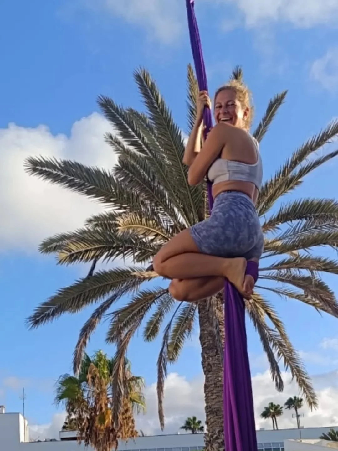 ☀️IL DIRITTO DI ESSERE E DI DIVENTARE☀️

Il 14 Febbraio era il giorno previsto per la mia nascita. 

Avrei potuto nascere nel giorno pi&ugrave; zuccheroso dell'anno. 

Avrei potuto nascere nel giorno dell'Arcano XIV, La Temperanza: un angelo biondo c