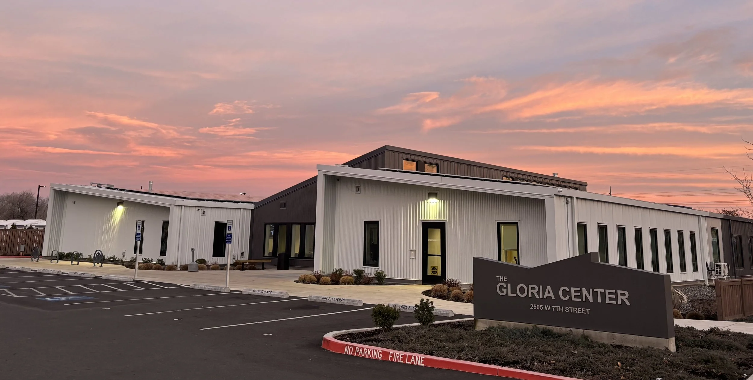 Monthly Drop-In Center to Open at MCCAC’s The Gloria Center&nbsp;~ &nbsp;Centro Comunitario Abrirá en The Gloria Center de MCCAC&nbsp;